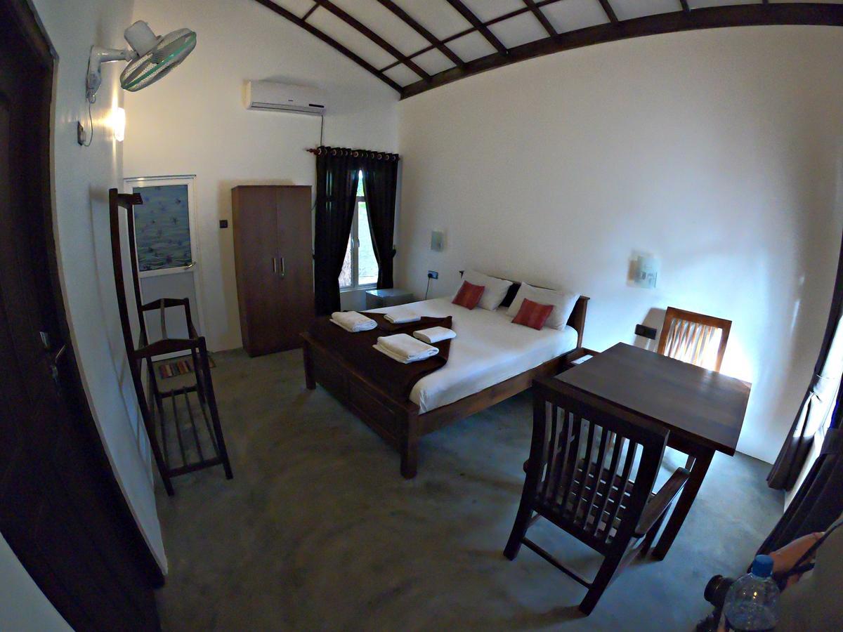 Luna Beach Hotel Nilaveli Exteriör bild