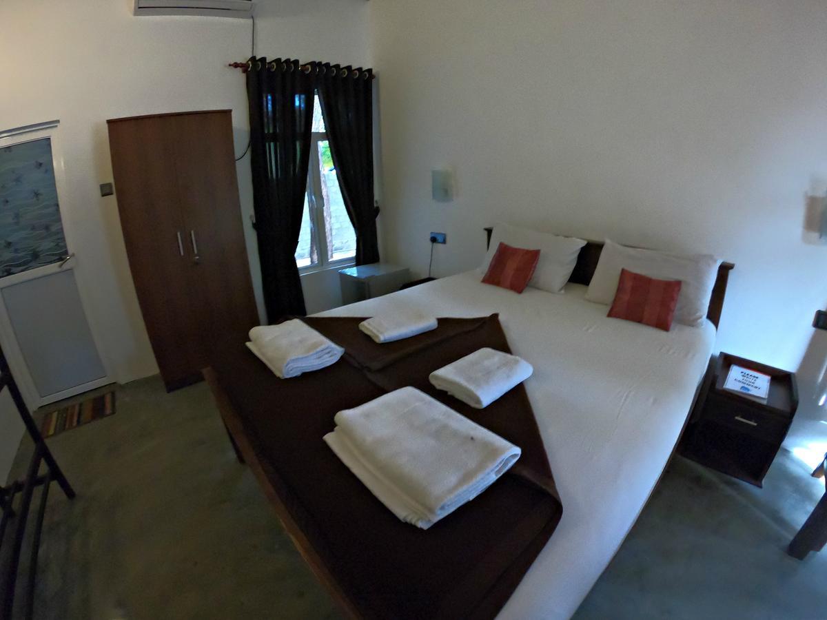Luna Beach Hotel Nilaveli Exteriör bild